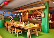 restaurante com fazendinha e várias atrações